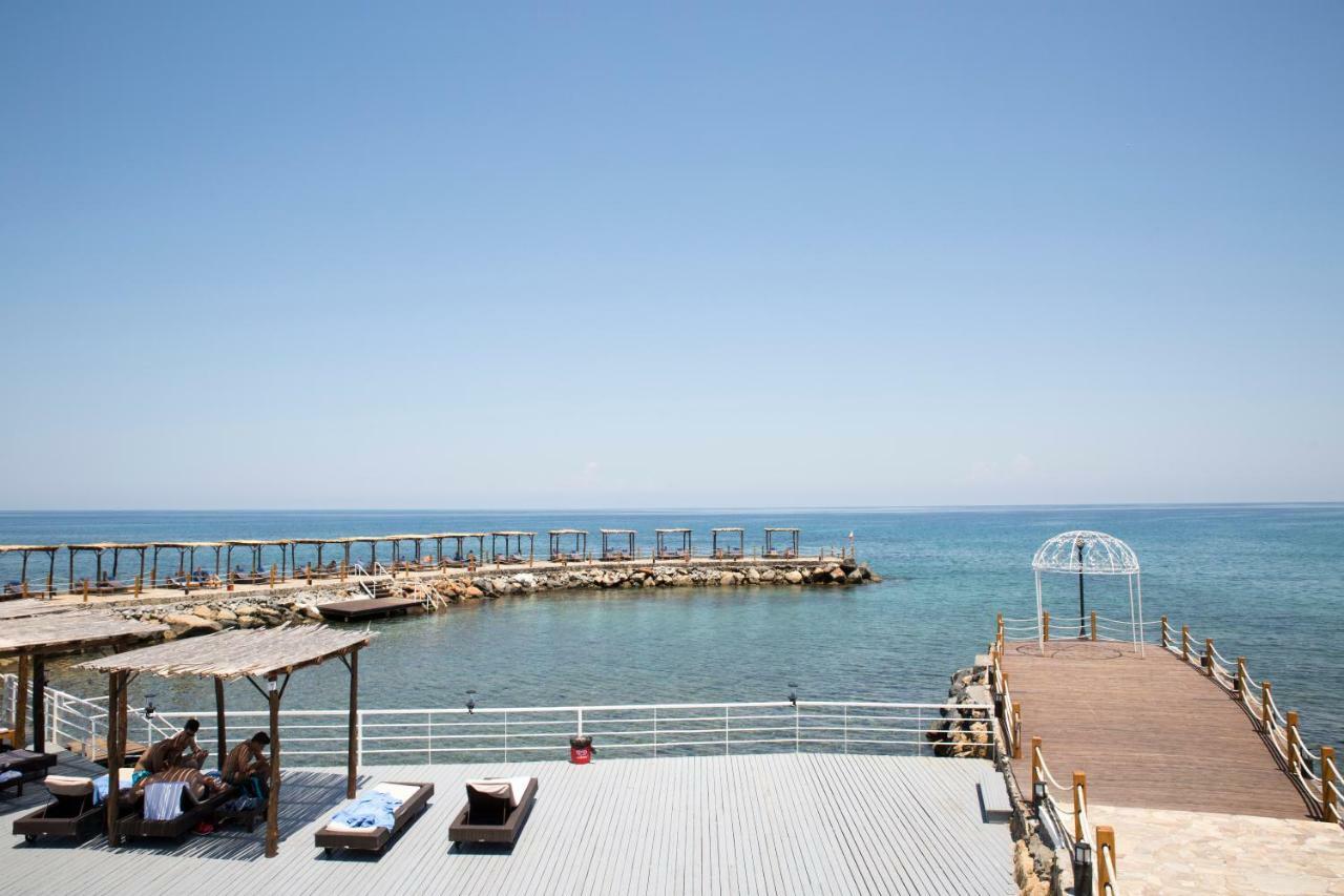 Malpas Hotel Agios Epiktitos Exterior foto