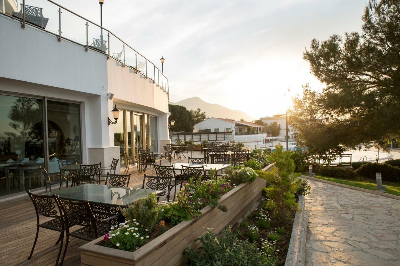 Malpas Hotel Agios Epiktitos Exterior foto