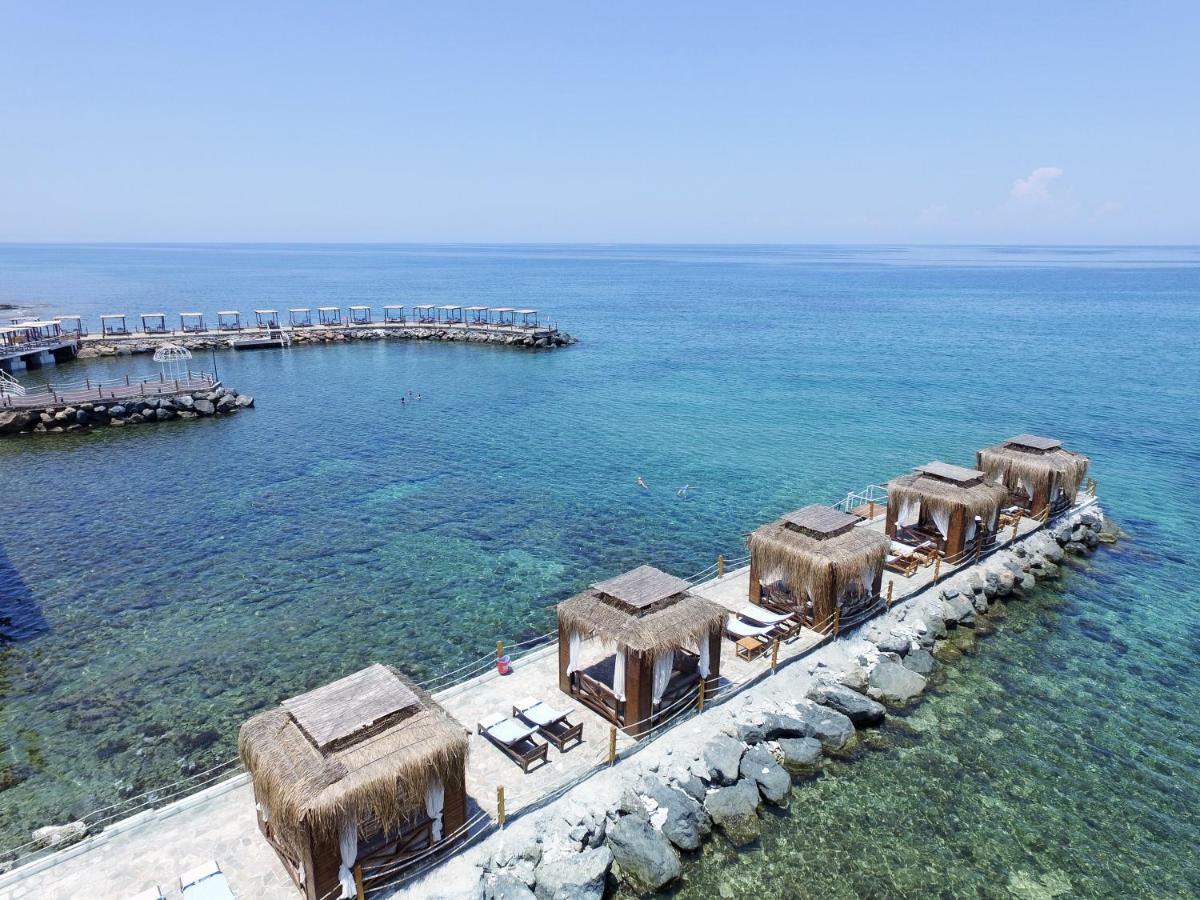 Malpas Hotel Agios Epiktitos Exterior foto